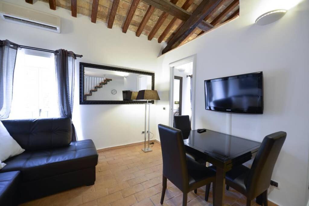 Ibernesi - Charming Apartment At The Roman Forums Exteriör bild