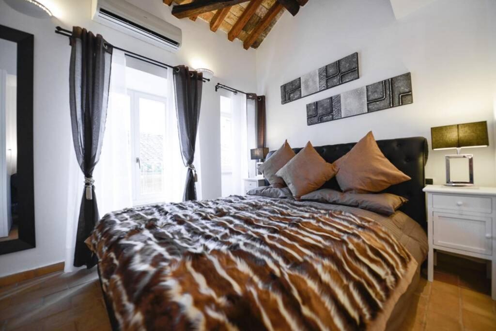 Ibernesi - Charming Apartment At The Roman Forums Exteriör bild