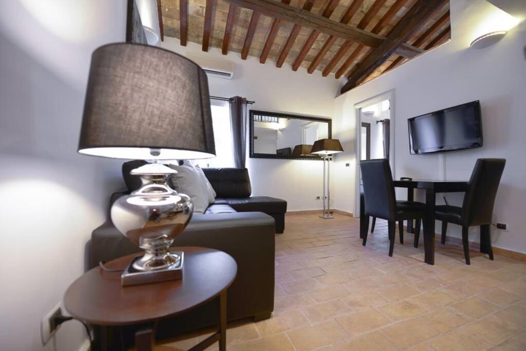 Ibernesi - Charming Apartment At The Roman Forums Exteriör bild
