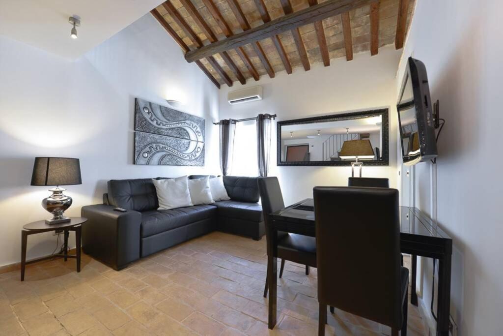 Ibernesi - Charming Apartment At The Roman Forums Exteriör bild
